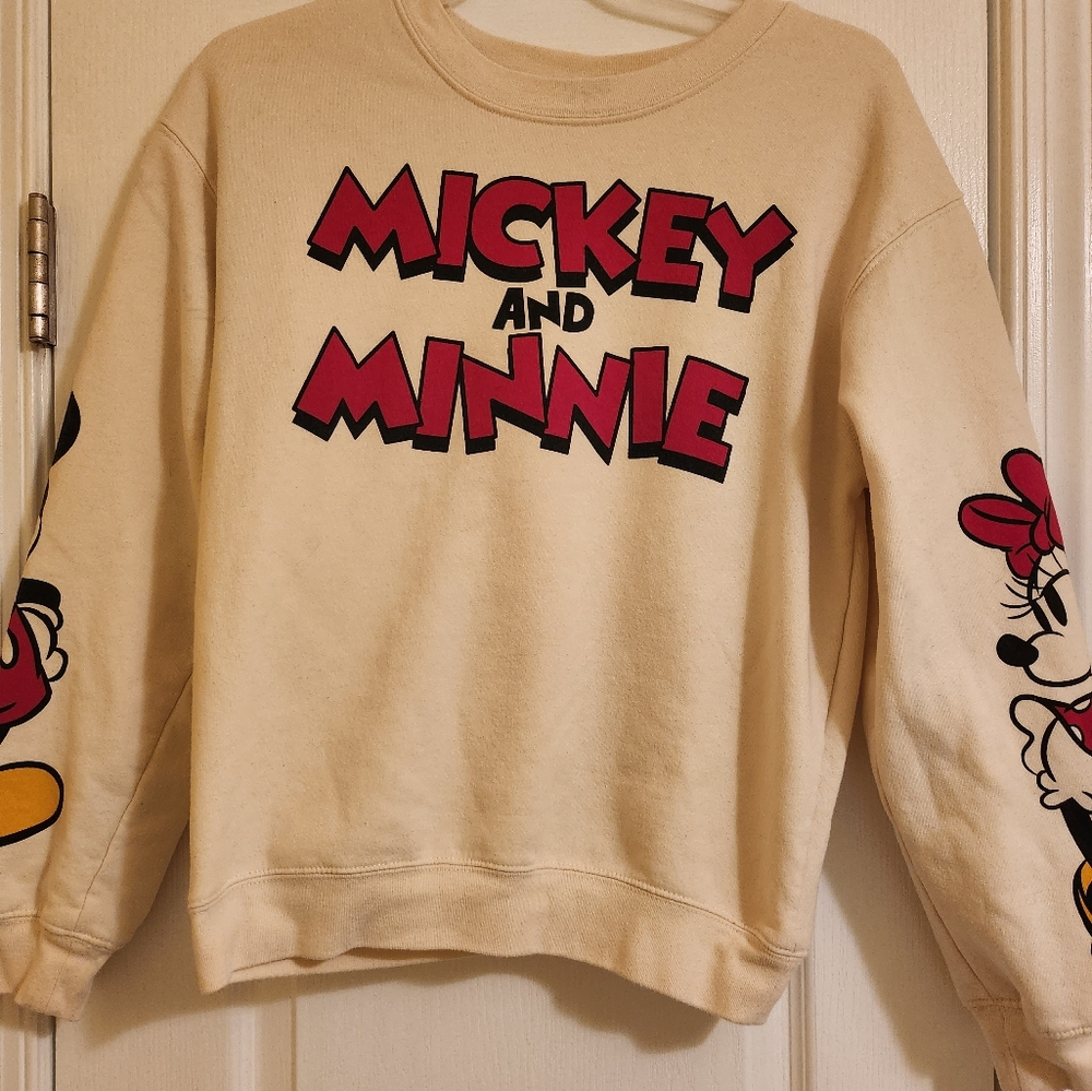 Vintage-Style Mickey & Minnie Mouse Disnet Sweater